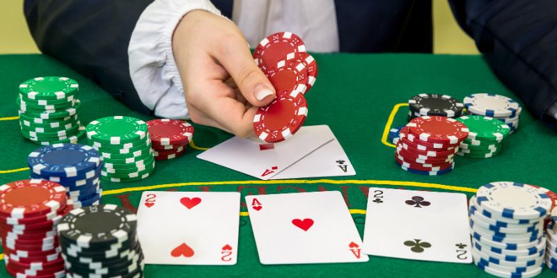 Cách chơi bài Poker Texas Hold'em chi tiết dễ hiểu
