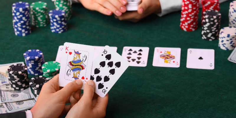 Một trong những mẹo chơi poker cao cấp là tận dụng lợi thế